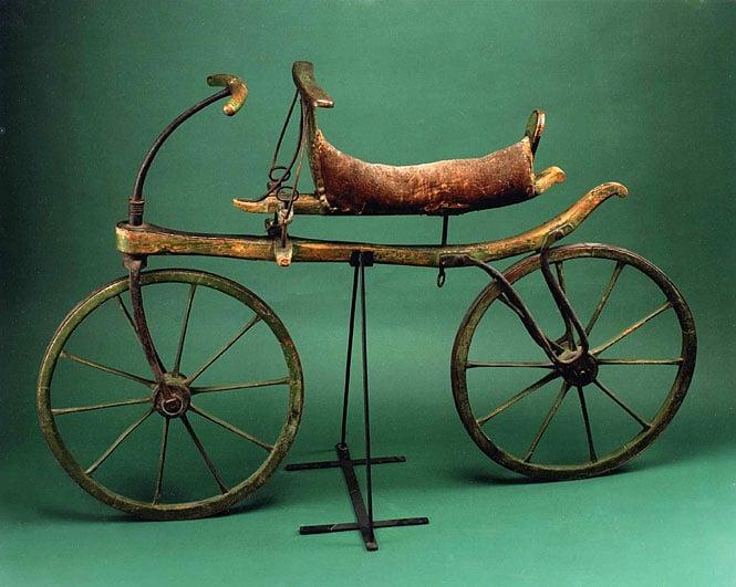 Dünyanın İlk Bisikleti; Laufmaschine (Yürüyen Makine)