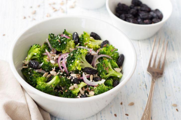Brokoli Salatası
