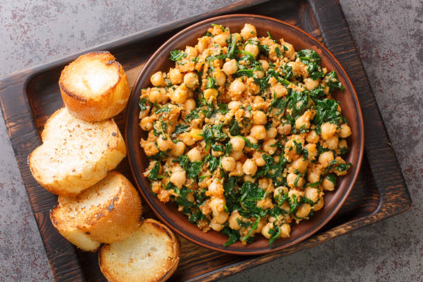 Espinacas con Garbanzos – İspanyol Usulü Ispanaklı Nohut