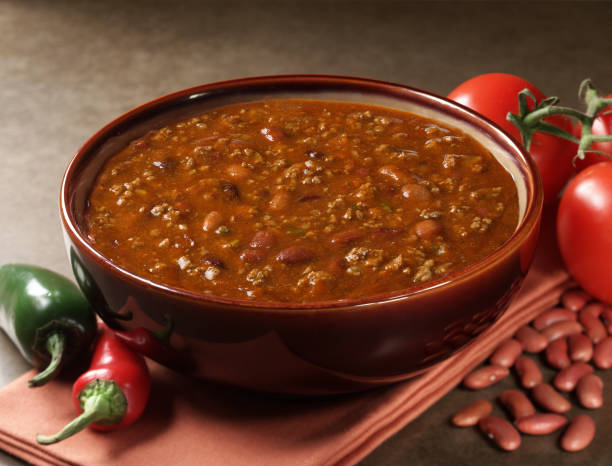Chili con Carne (Kıymalı Fasulye Yemeği)