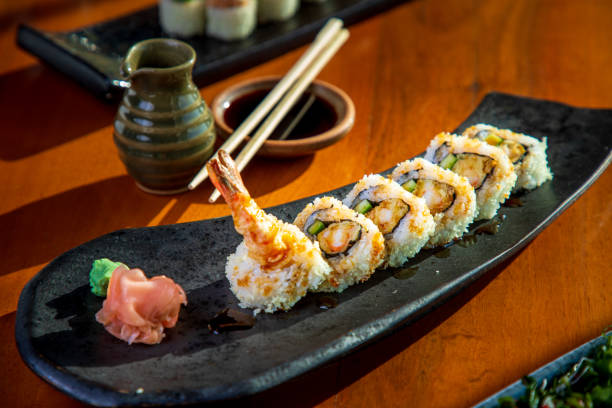 Ebi Tempura Roll (Kızarmış Karidesli Sushi)
