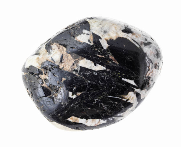 Nuummite ; Yeryüzünün En Eski Taşıyla Yüzleşmek