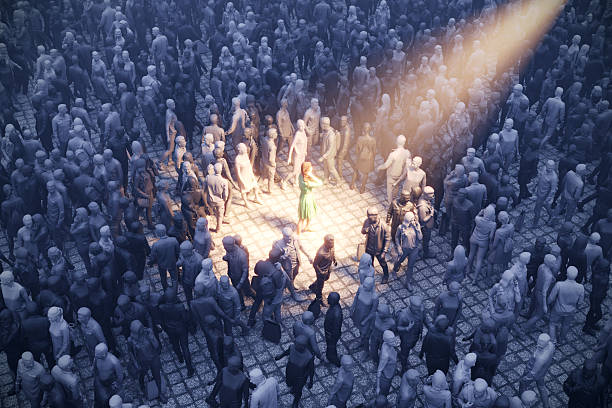 Kalabalığın İçinde Kaybolmak: İnsan Neden En Çok İnsanların Arasında Yalnız Hisseder?