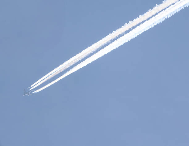 Chemtrails (Kimyasal İzler) Teorisi: Gökyüzündeki Beyaz Çizgiler Gerçekten Kimyasal mı?