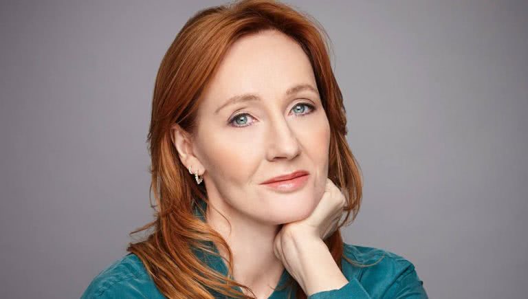 J.K. Rowling’in Başarı Hikayesi; Reddedilen Bir Dosyadan 600 Milyon Kitaba