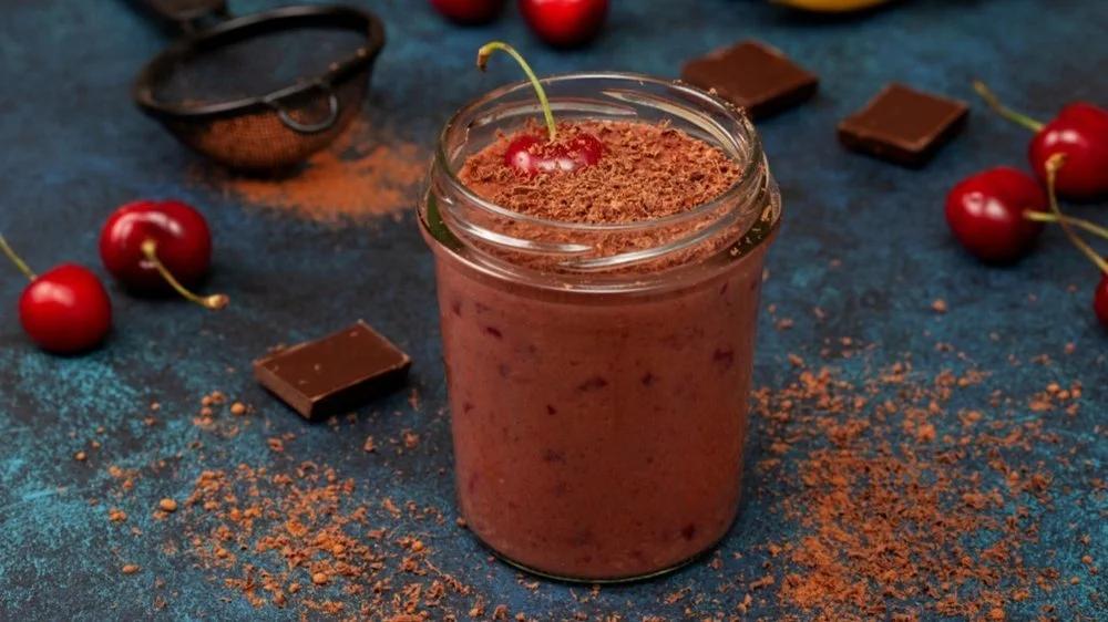 Kakaolu Pancar ve Vişne Smoothie