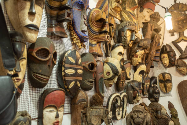 Antik Maske Koleksiyonu