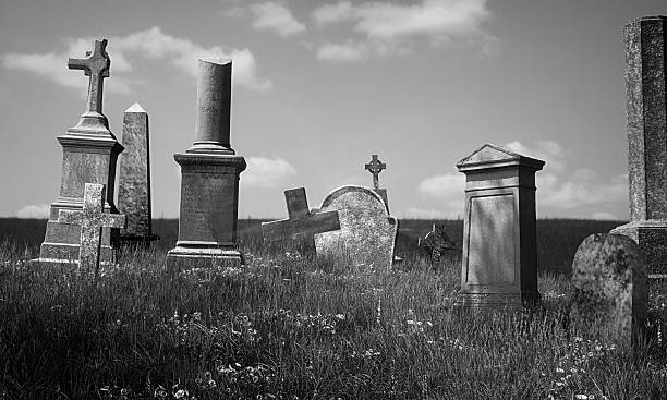 Ölümün Dilleri: Mezar Taşları