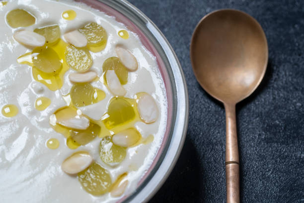 Ajo Blanco Çorbası