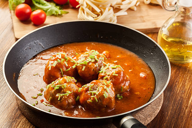 Albondigas en Salsa (İspanyol Köftesi)
