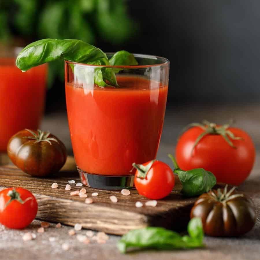Domates ve Fesleğenli Tuzlu Smoothie
