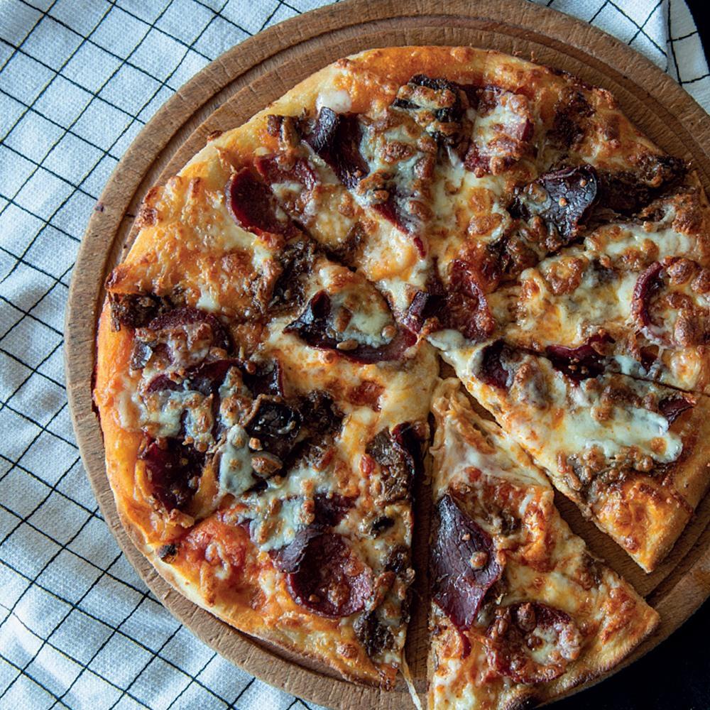 Pastırmalı Kavurmalı Anadolu Pizzası